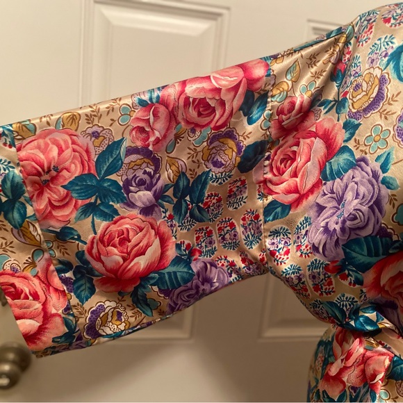 Adonna Gown & Robe - Picture 9 of 15